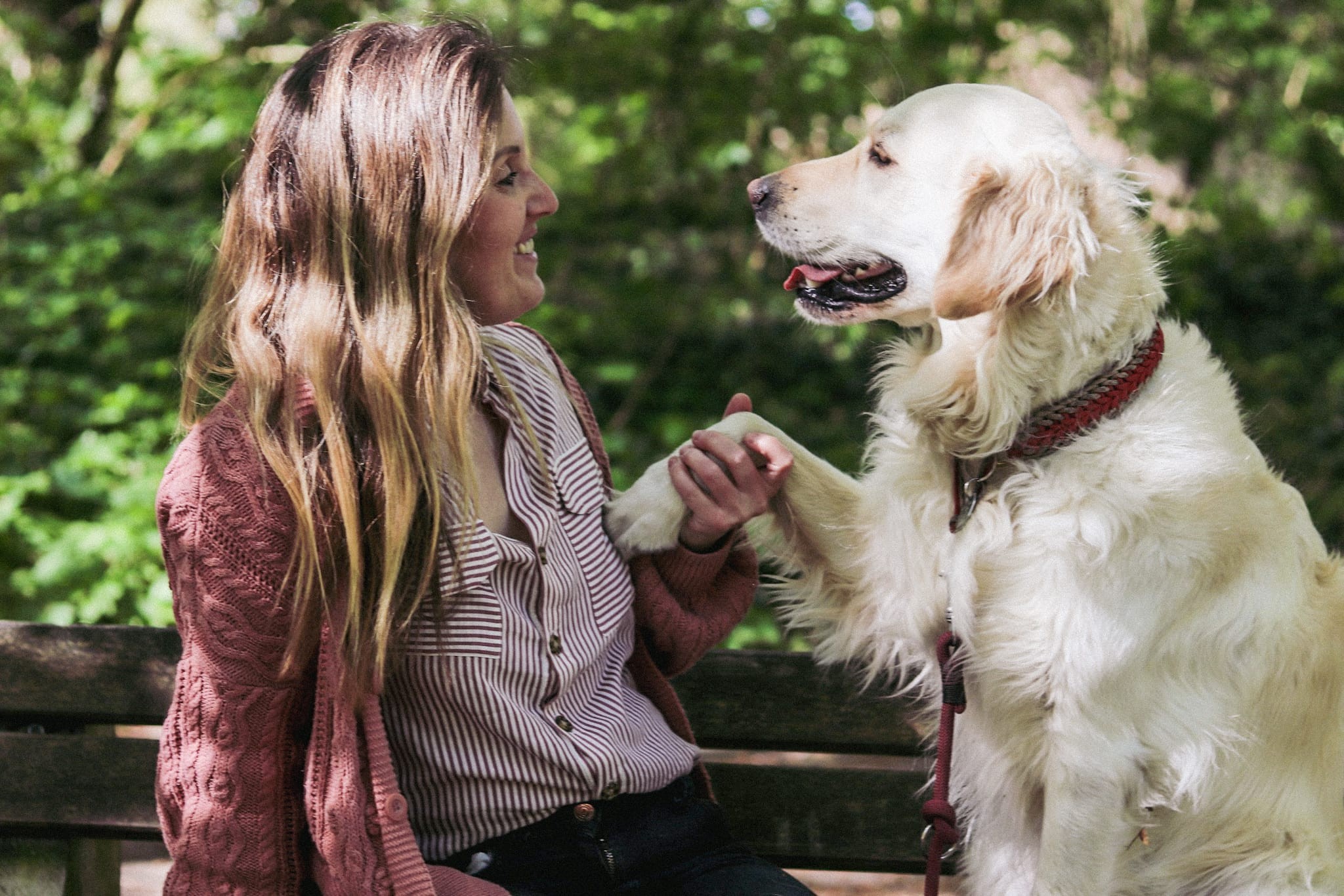 Vera mit ihrem Hund Balou